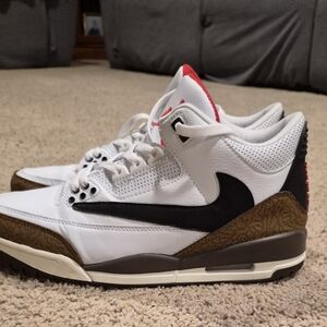 Jordan 3 Travis Scott